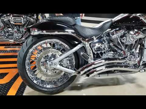 Harley-Davidson CVO BREAKOUT FXSBSE 2013